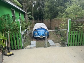 Building Photo - 1612 Pepper Dr