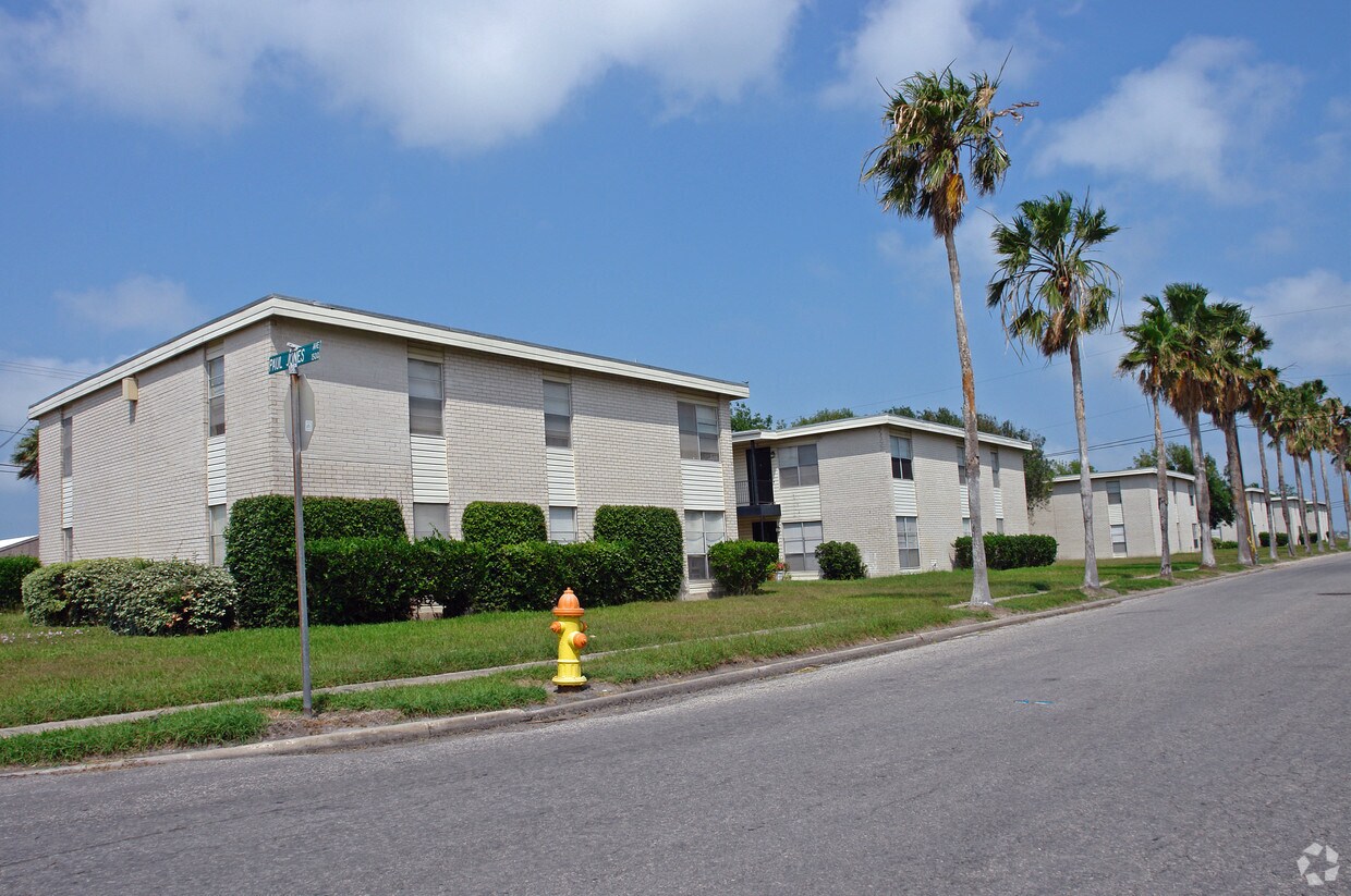 Admiral Brittany Apartments Corpus Christi Tx Apartment Finder Admiral Brittany Apartments Corpus Christi Tx Apartment Finder