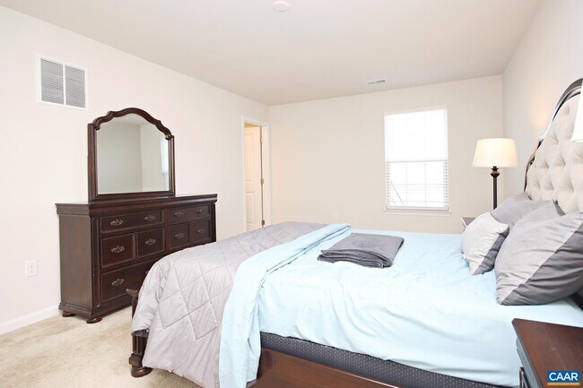 Building Photo - 4393 Sunset Dr