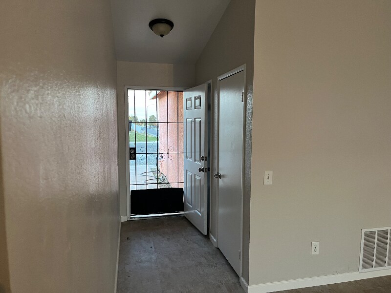 Building Photo - 10679 Villa St