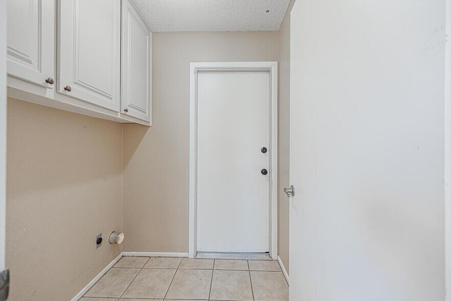 Building Photo - 105 Quail Run