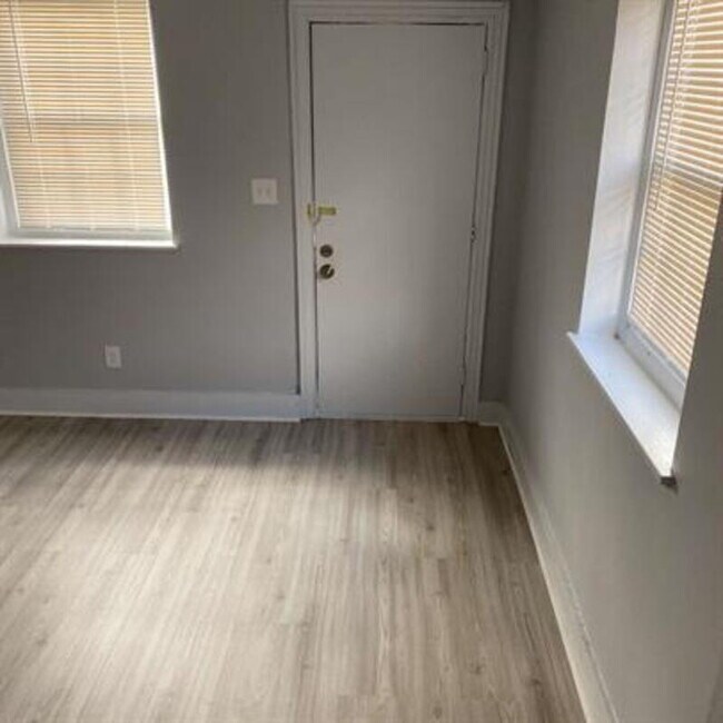 Building Photo - 1324 Drewery Ave