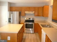 Building Photo - 406 Park Cove Dr