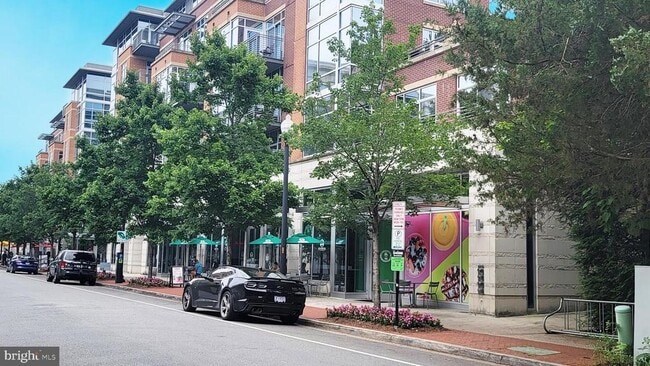 Building Photo - 2010 N Westmoreland St