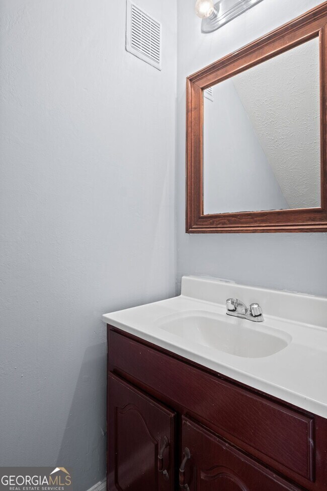 Building Photo - 360 N 19th St