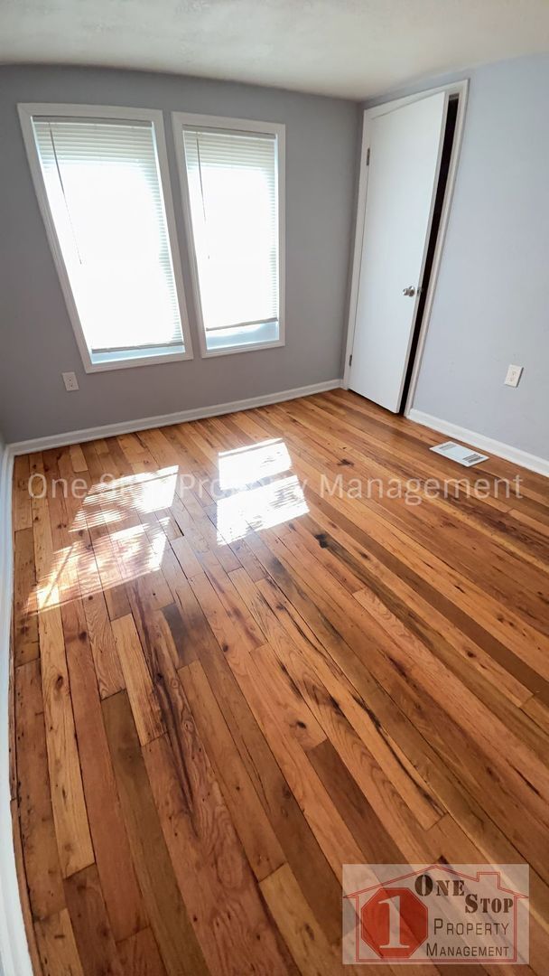 Building Photo - Beautiful 3 Bedroom 1 Bathroom Home in Kan...