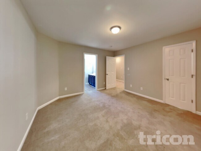 Building Photo - 128 Randolph Dr