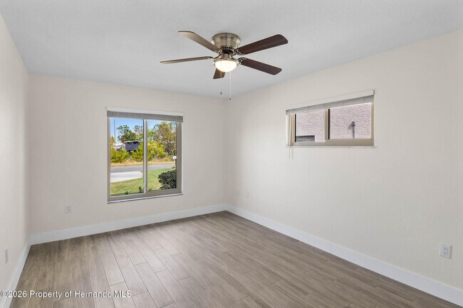 Building Photo - 3476 Gulfview Dr