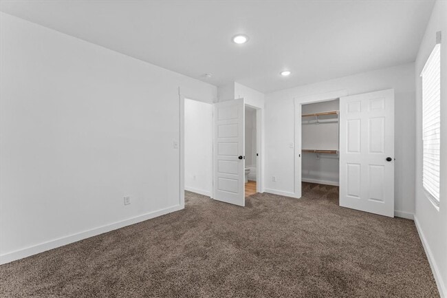 Building Photo - 941 Ventnor Ave