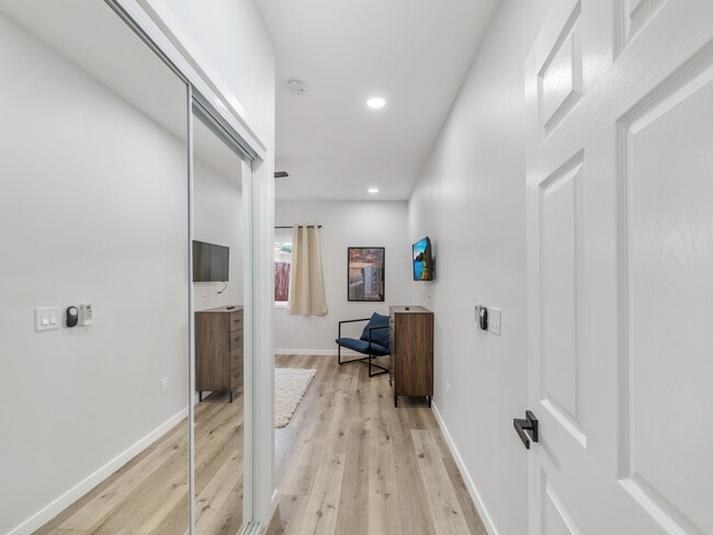 Building Photo - 95-148 Waimakua Dr