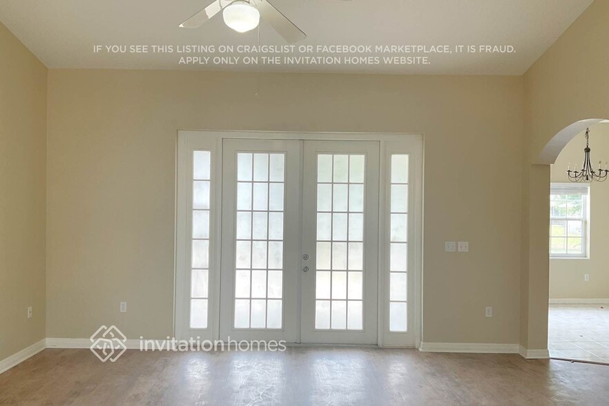 Building Photo - 2279 Couples Dr