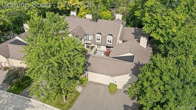Building Photo - 1125 Meadowglen Ct