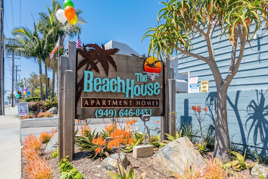 Primary Photo - Beach House Apartments