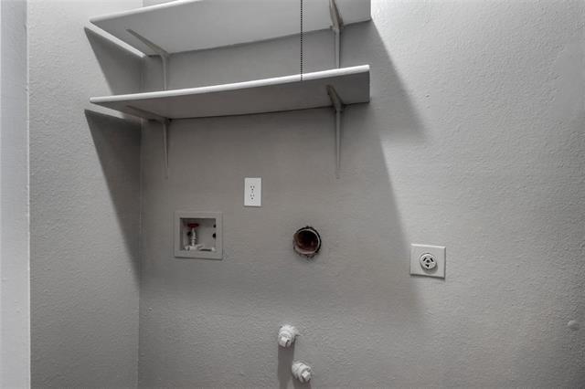 Building Photo - 800 Custer St