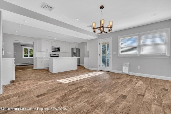 Building Photo - 2253 Llewellyn Pkwy