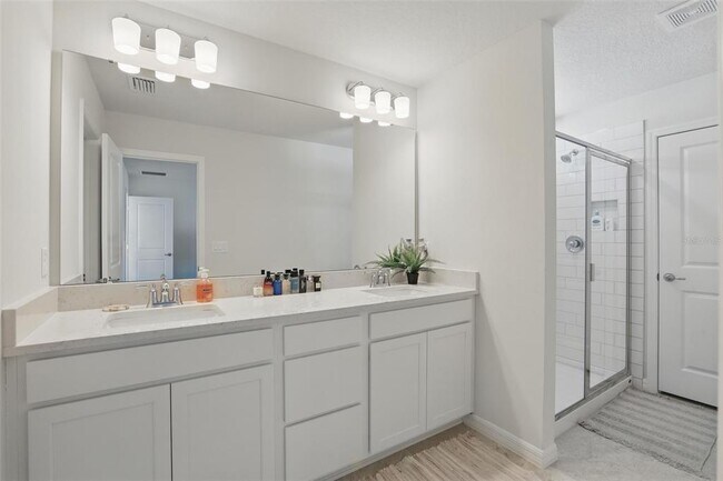 Building Photo - 11083 Vesper Aly