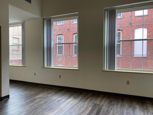 Building Photo - 30 Hanover St