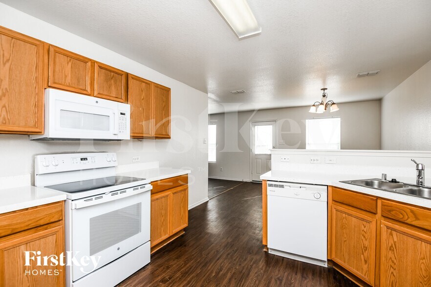 Building Photo - 6624 Meadow Way Ln