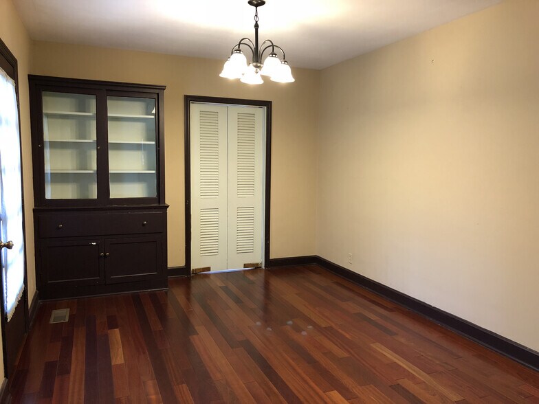 Building Photo - 1619 Jones Blvd