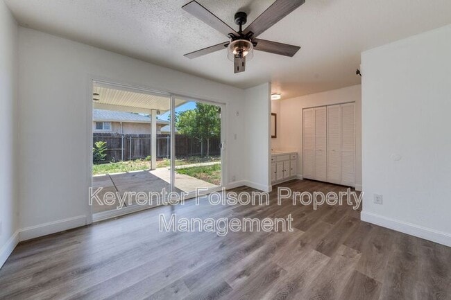Building Photo - 5800 Deary Way