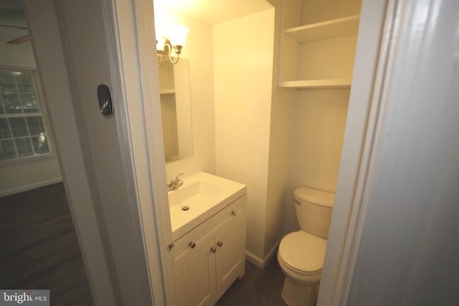 Building Photo - 2400 Ansdel Ct