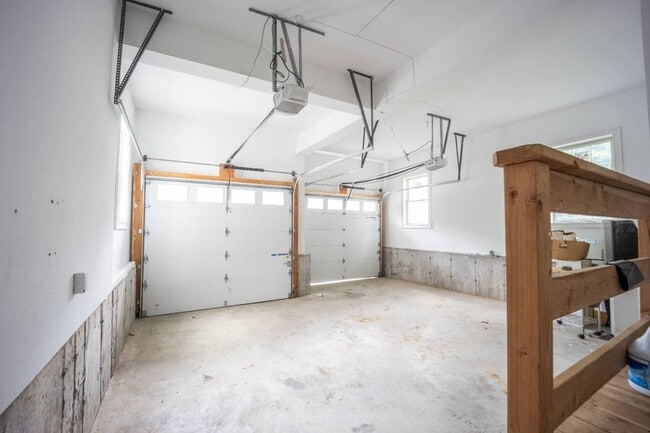 Building Photo - 1 Kewanee Rd