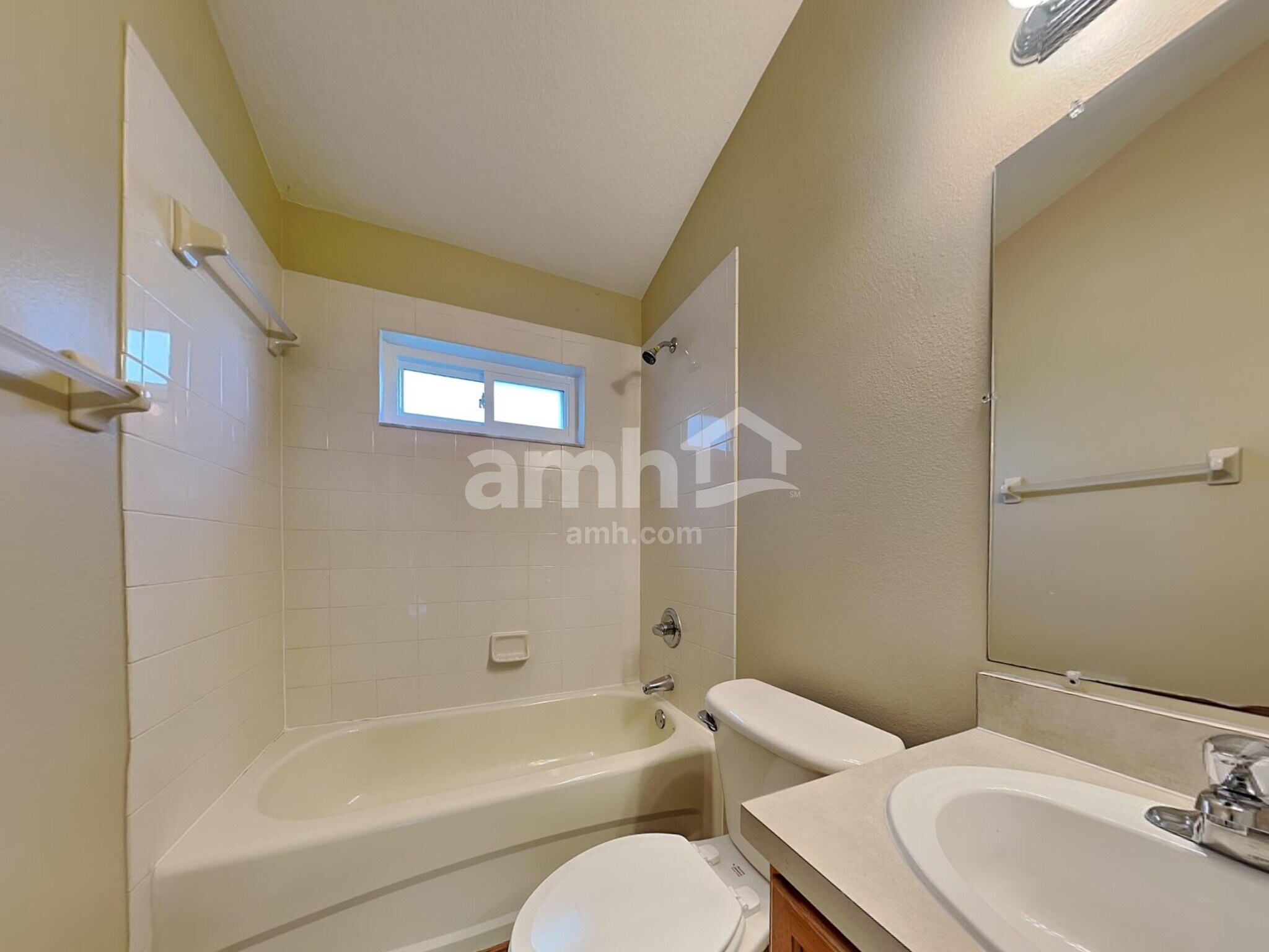 Building Photo - 4214 Hartford Lake Dr