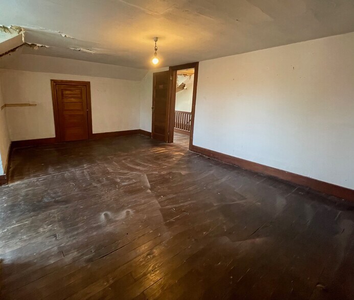 Attic/Bonus Room - 520 Main St