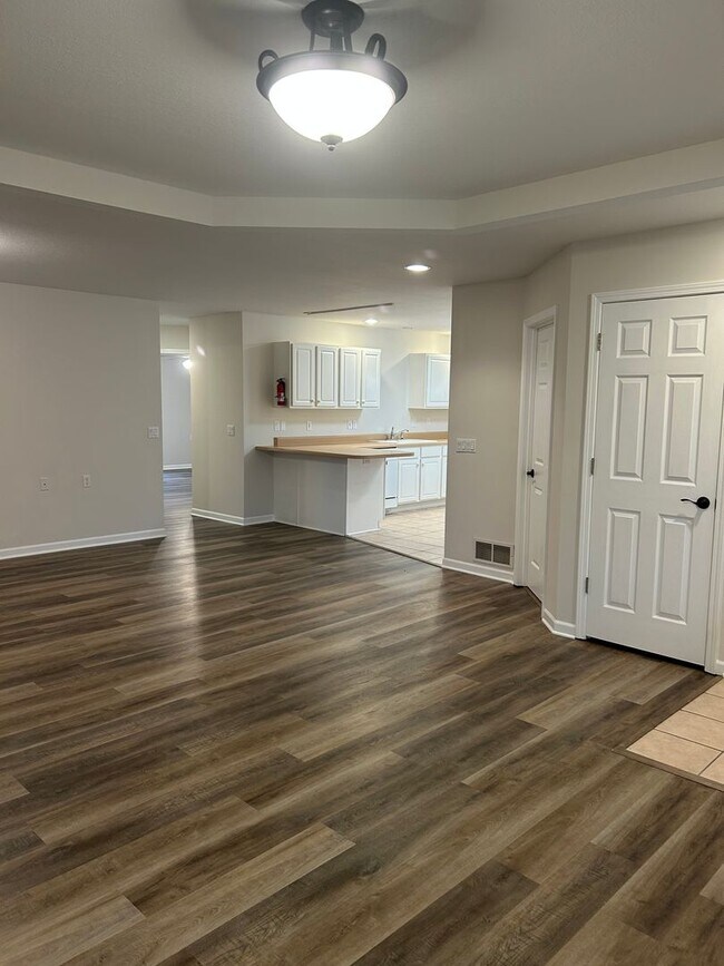 Building Photo - 3219 Dove Dr