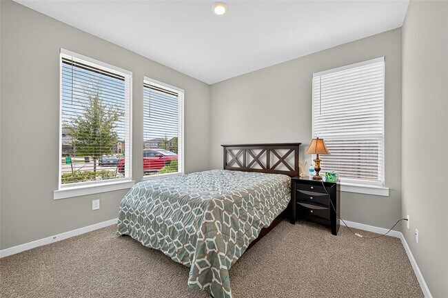 Building Photo - 3806 Favor Frst Ct