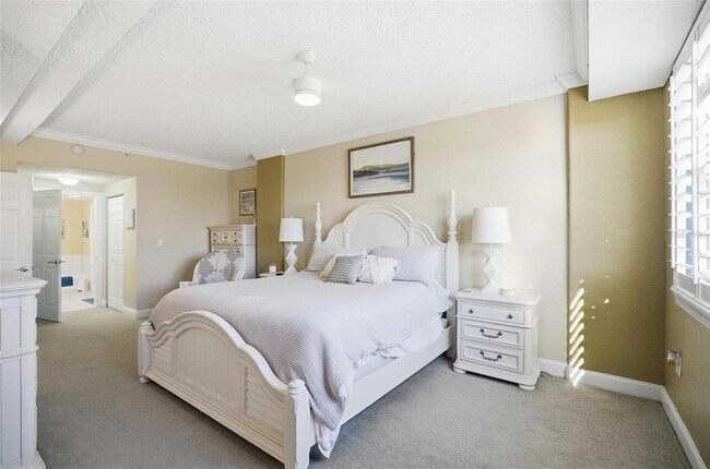 Building Photo - 60 Surfview Dr