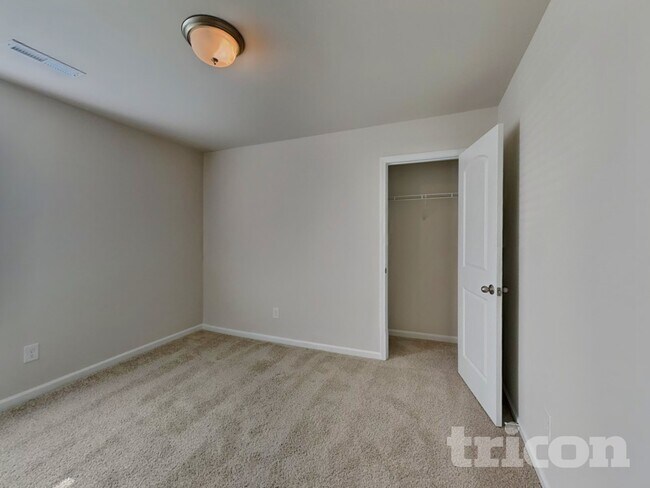 Building Photo - 35 Drake Cir