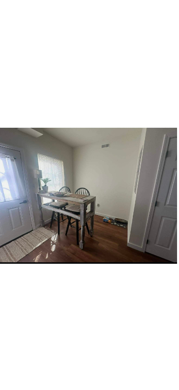 Building Photo - 303-365 Barkley Landing Dr