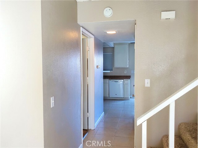 Building Photo - 12420 Mt Vernon Ave