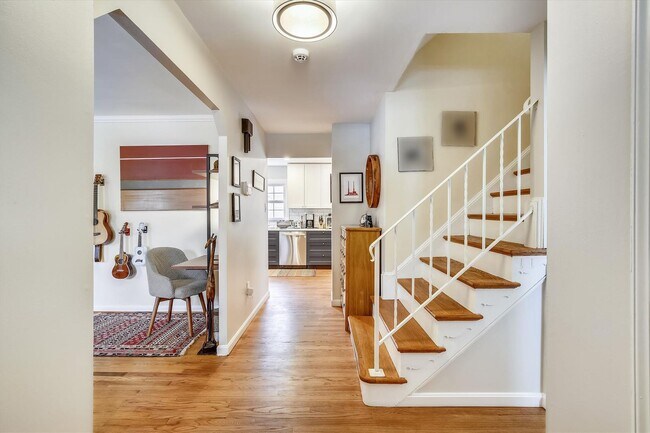 Building Photo - Fabulous 5BR 2.5BA Located in Close in Roc...