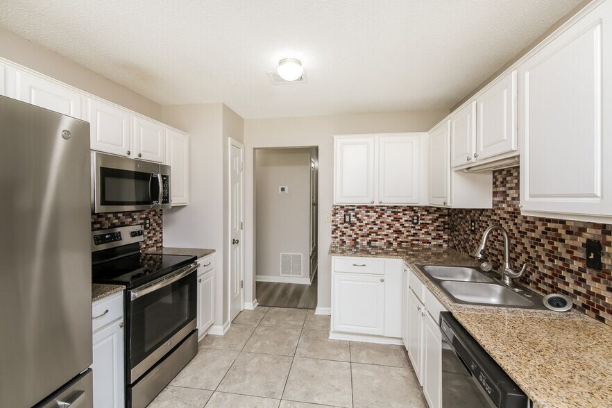 Building Photo - 956 Jessica Lauren Cove