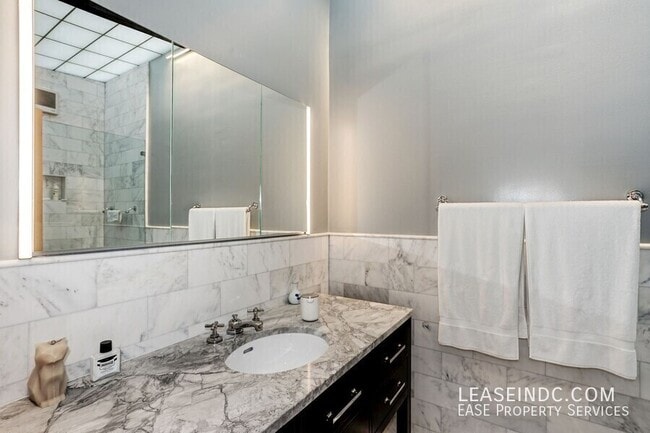 Building Photo - 1964 2nd St NW