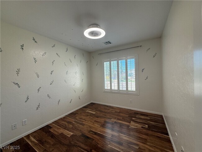 Building Photo - 2739 Mintlaw Ave