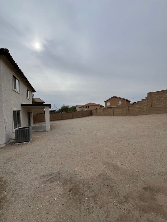Building Photo - Buckeye, 4 bed, 2.5 bath, huge lot, across...