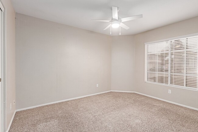Building Photo - Single Level Pool Home Available Now