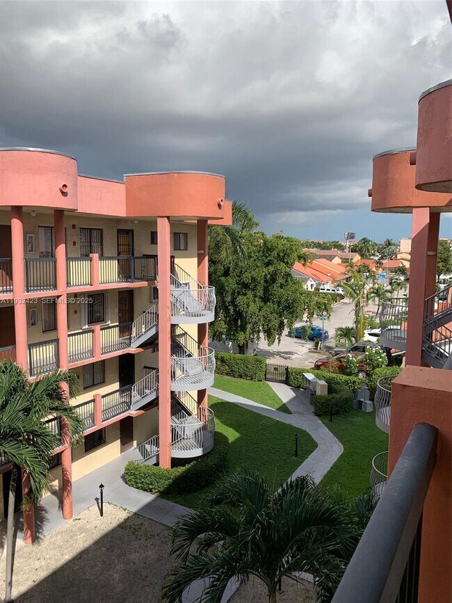 Building Photo - 5290 W 21st Ct