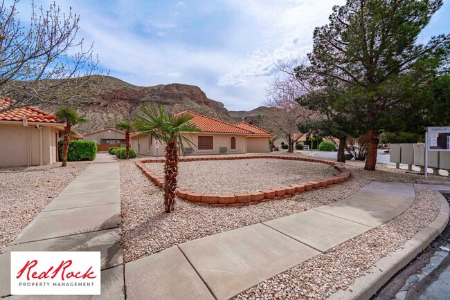 Building Photo - Dog Friendly - 3 Bedroom, 2 Bathroom Prope...
