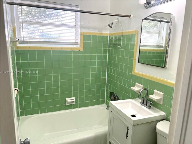 Building Photo - 1931 Jefferson St