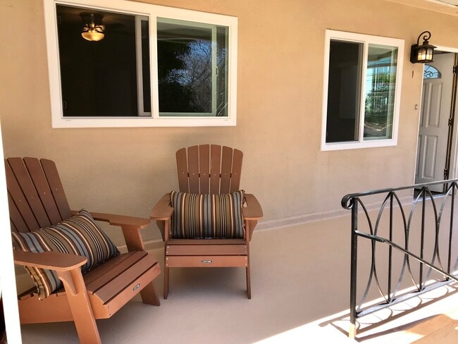 Large front porch - 731 Oro Ter