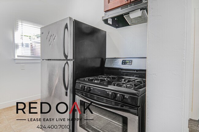 Building Photo - 206 S Coronado St