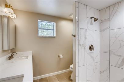 Building Photo - Renovated 4 bedroom, historic home close to downtown!