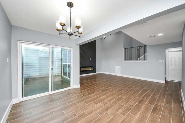 Building Photo - 10250 Bridgeland Ln