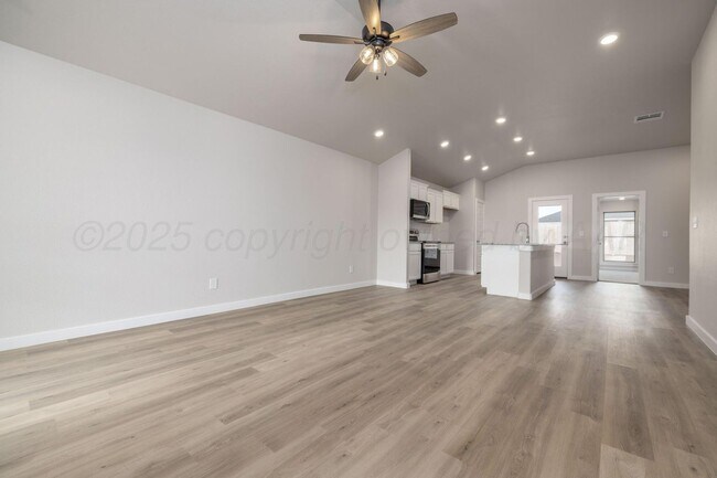 Building Photo - 3102 Buckthorn Dr