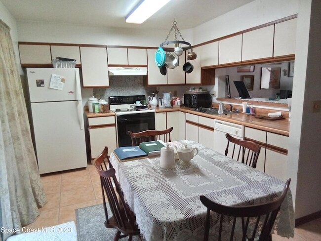 Building Photo - 310 Sherwood Pl