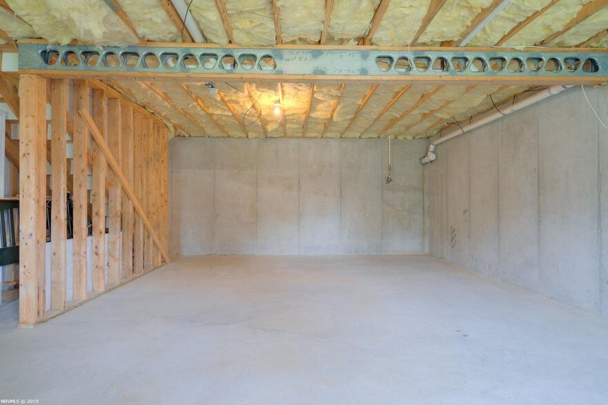 Building Photo - 145 Charleston Ln